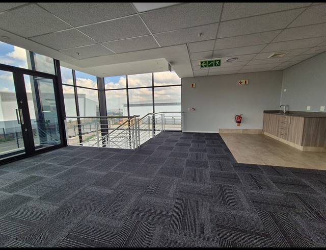 8,315M² WAREHOUSE TO LET IN AIRPORT PARK